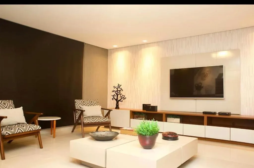 Prédio e Apartamento Novo Perto da Praia :)-1