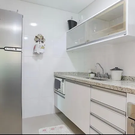Prédio e Apartamento Novo Perto da Praia :)-3