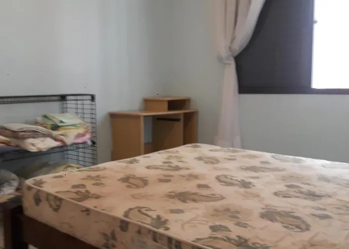 Apartamento no Guaujá/SP, c/ 2 q., 72 m2. Uma vaga na garagem Guarujá
